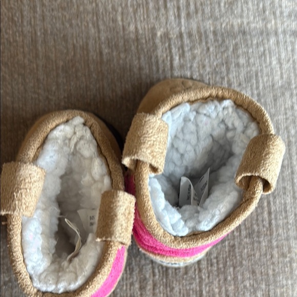 Cozy Pink and Tan Baby Boots Slippers, XS - Picture 3 of 13